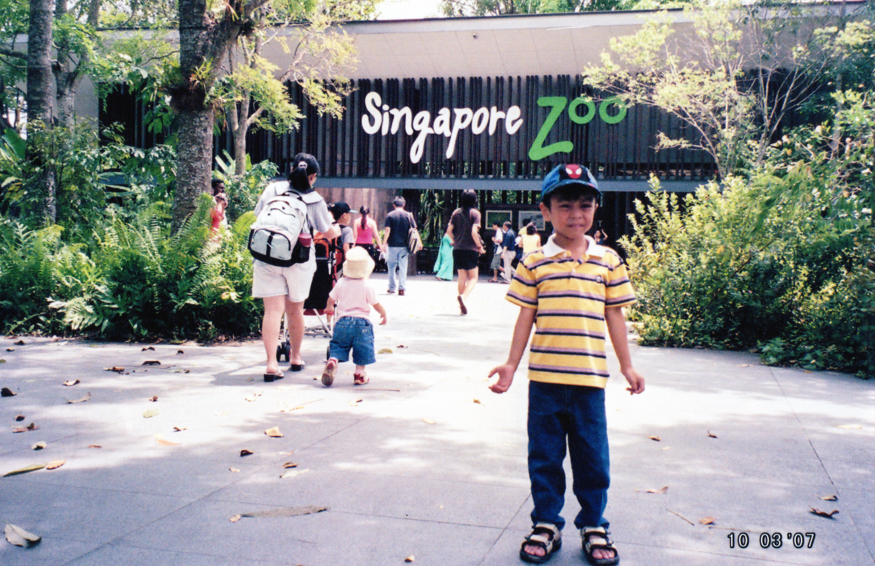 Picture of myself outside the Singapore Zoo entrance.